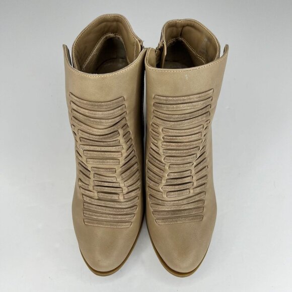 Womens Taupe Almond Toe Side Zip Patent Leather Booties Size 8 M Ankle Boots - Picture 4 of 9